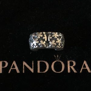 Pandora Flowers Bouquet Clip Charm